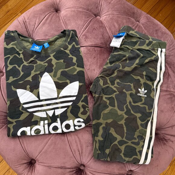 ADIDAS- COTTON T-SHIRT AND LEGGINGS SET- GREEN/NATURAL CAMO PRINT W/ LOGO - Picture 2 of 3